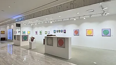 Kim Young-sun solo exhibition exploring moon and jar themes opens in Busan